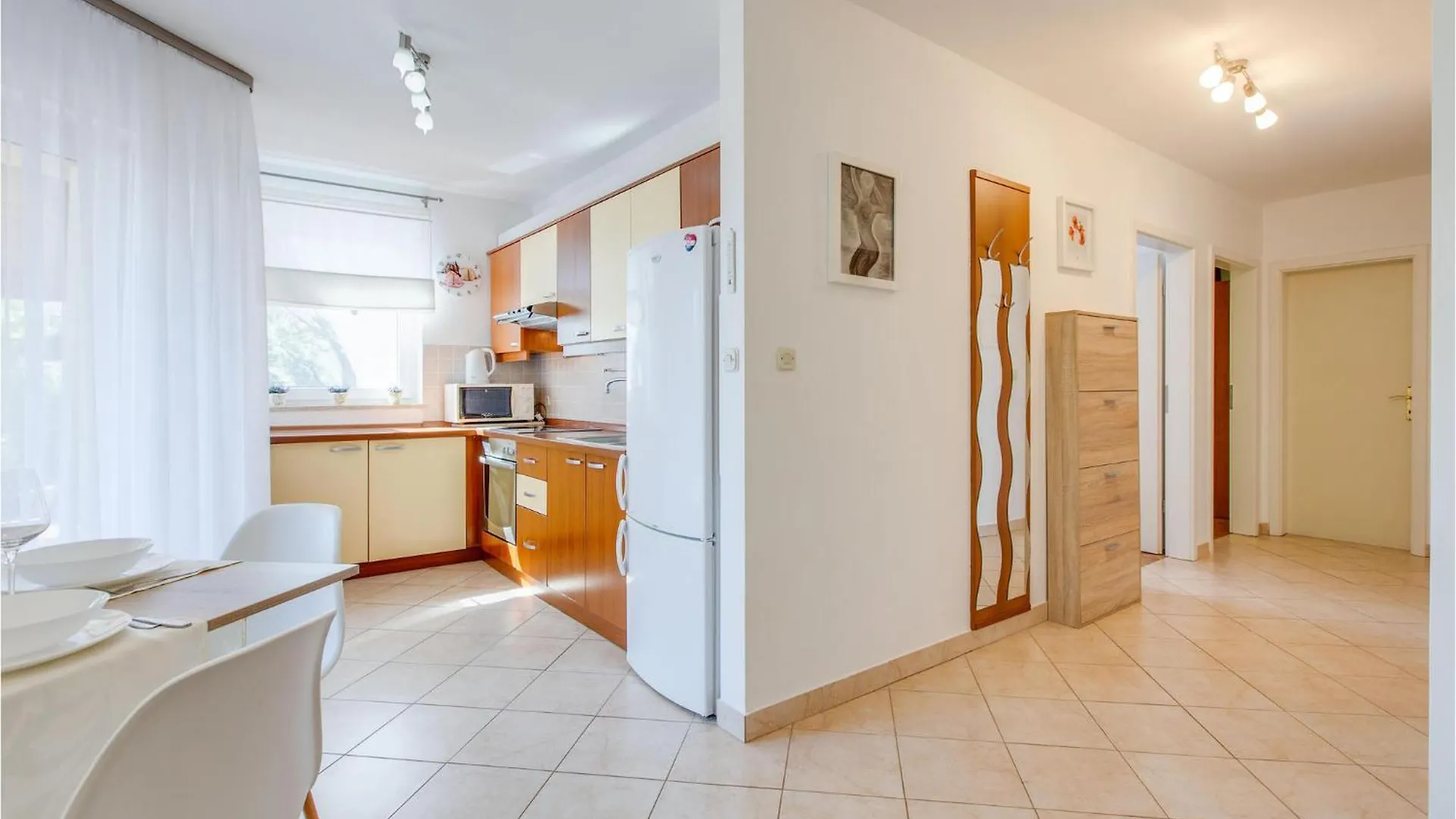 Cozy Apartment In Vantacici With House Sea View