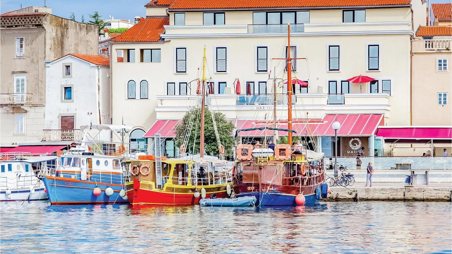 Cozy Apartment In Vantacici With House Sea View